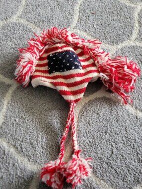 Adult size warm hat. American flag